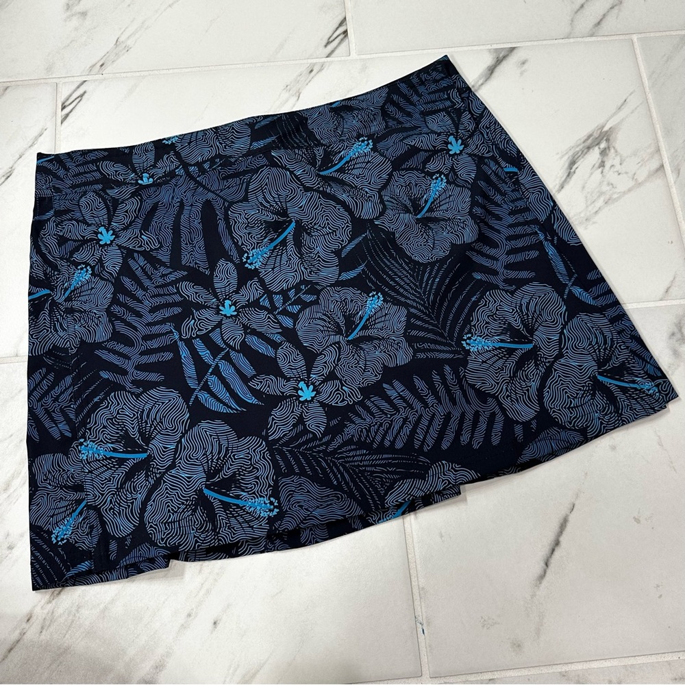 NWOT- Ripskirt Hawaii Navy Hibiscus Pattern Adj. Wrap, Quick Dry Skirt Sz L